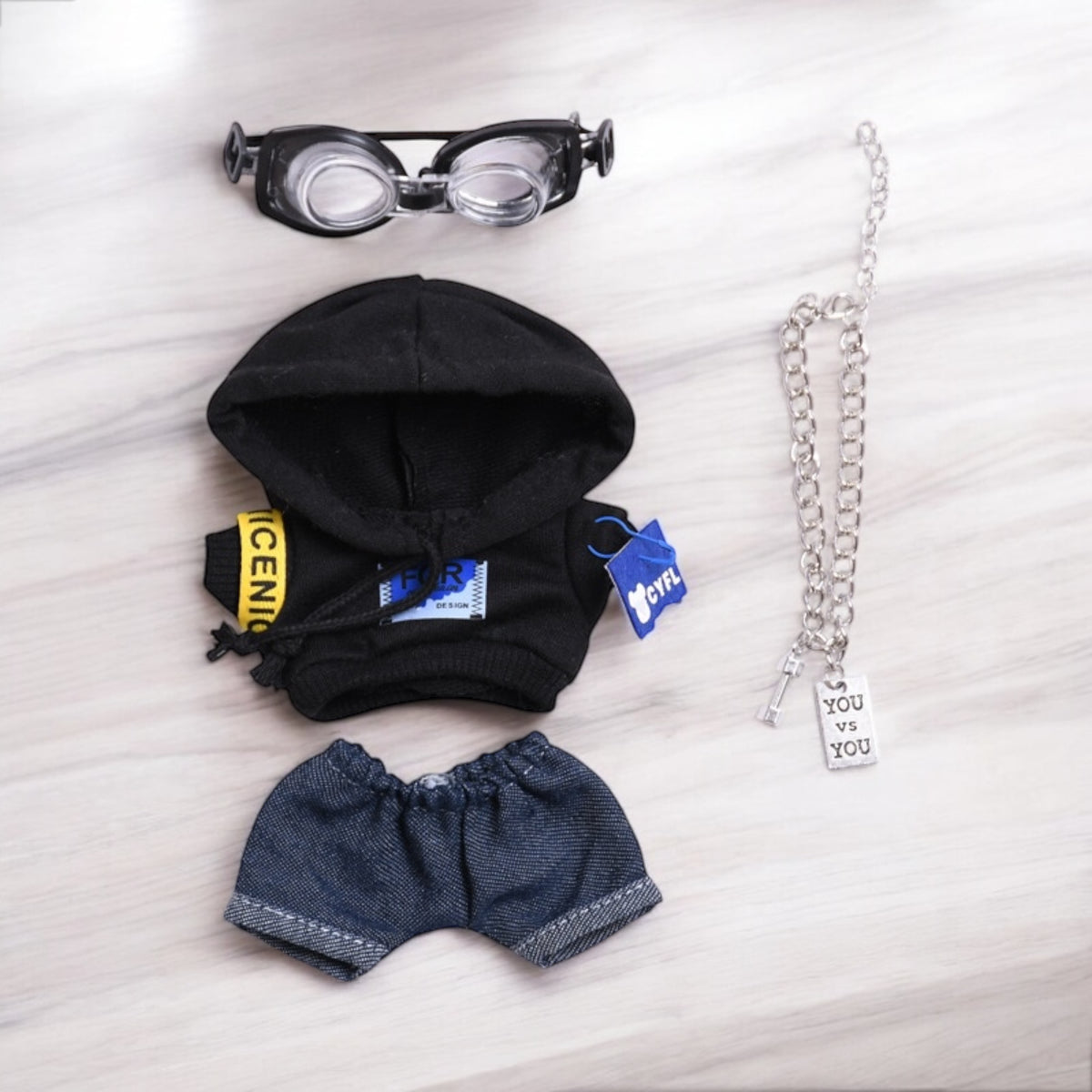 Sky Hopper Pilot Outfit Set for 17cm mini Plush Dolls – Goggles, Hoodie, Jeans & Chain