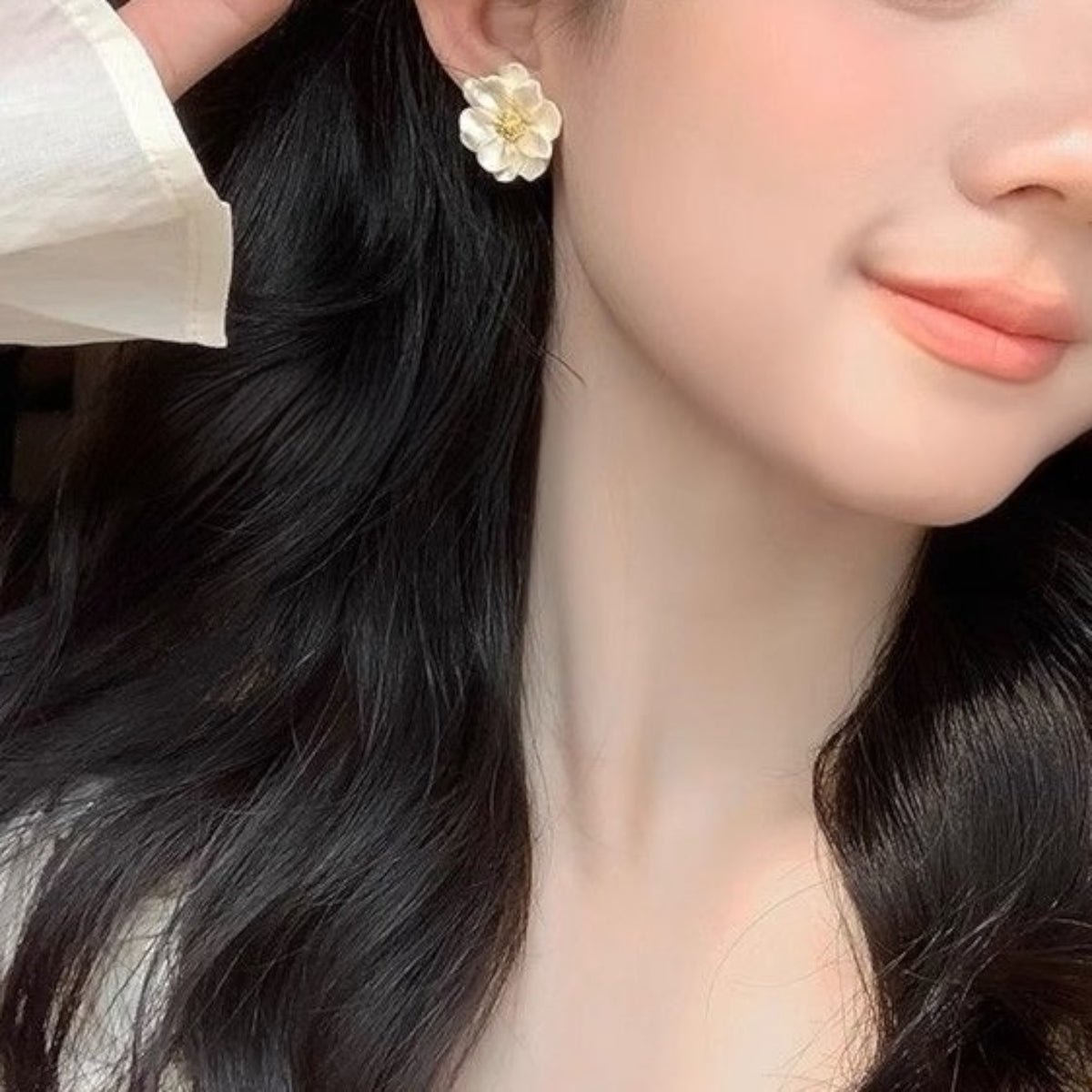 Blossom Pearl Petal Stud Earrings – Ivory Floral Elegance