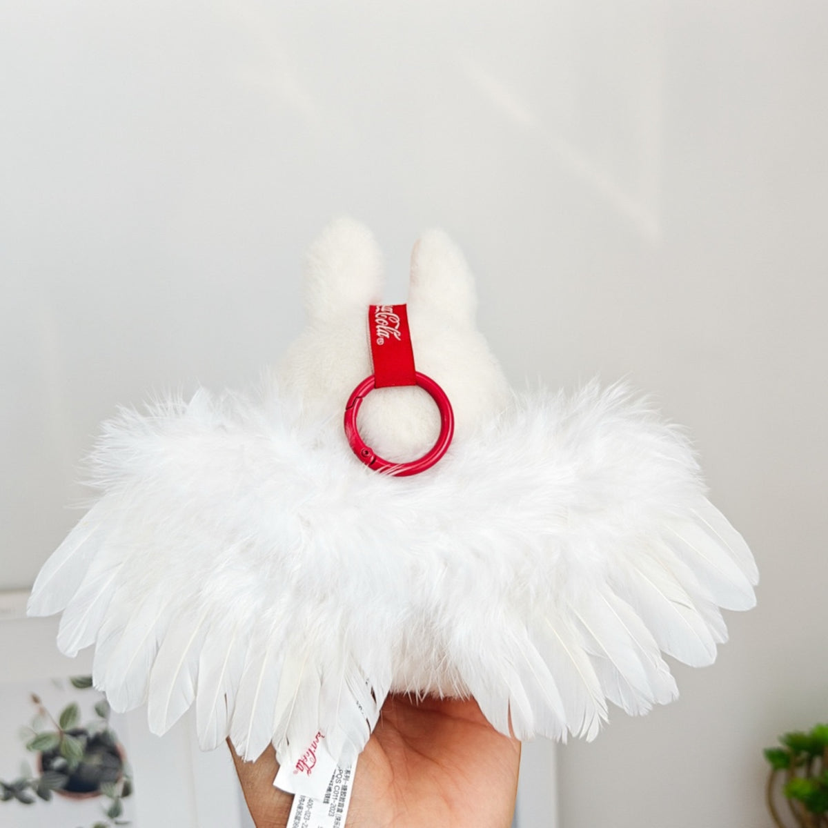 Elevate your Labubu doll's look with these handmade Angel Wings! Compatible with version 1, 2, and 3 of the Labubu outfit, you can now bring your doll's fantasies to life. Fast shipping available for worldwide orders. (Labubu figure not included).