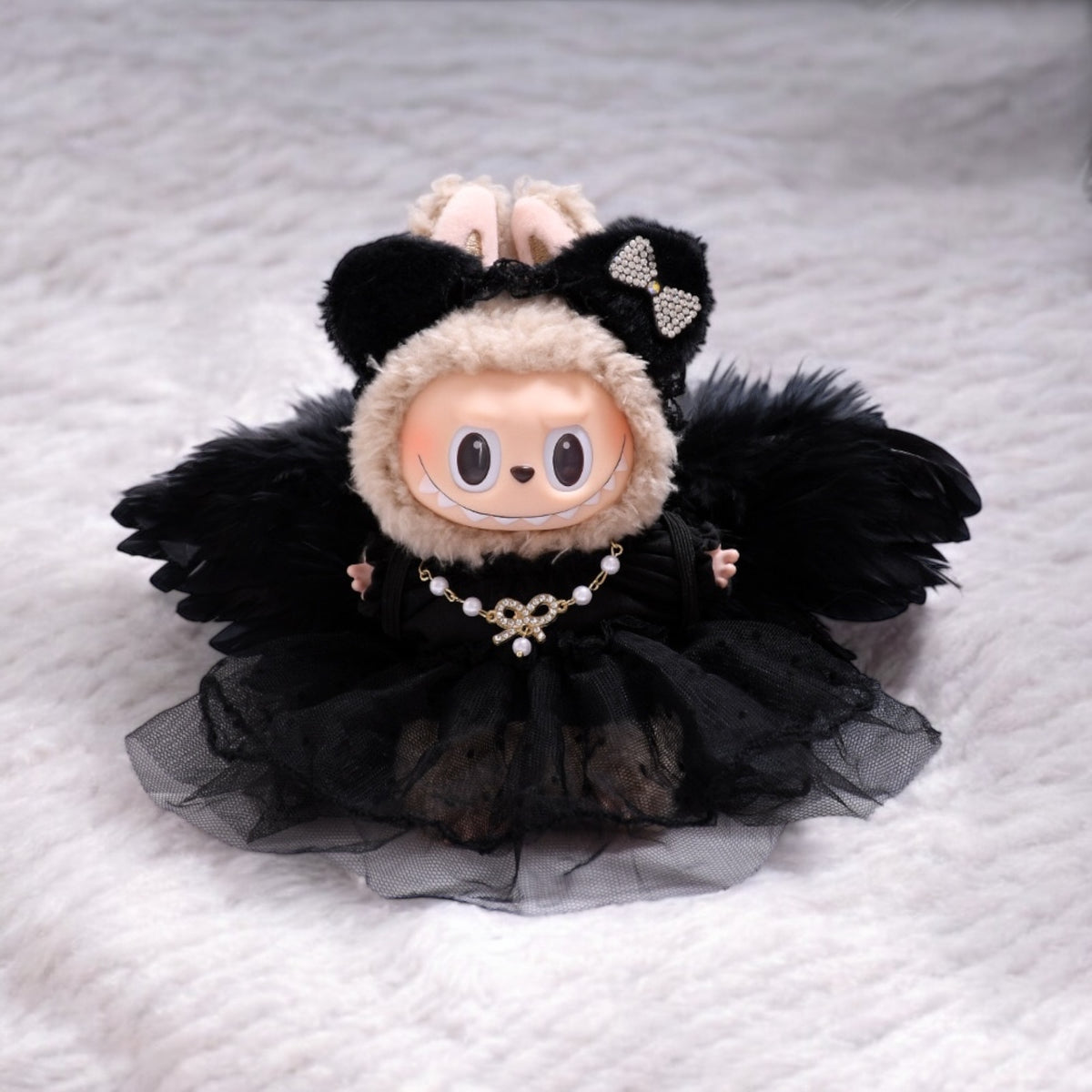 Elevate your Labubu doll's look with these handmade Angel Wings! Compatible with version 1, 2, and 3 of the Labubu outfit, you can now bring your doll's fantasies to life. Fast shipping available for worldwide orders. (Labubu figure not included).