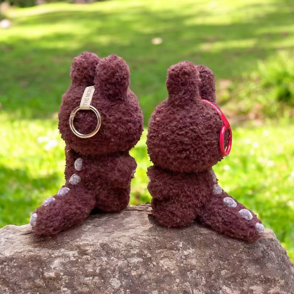 Get your labubu figure ready for an adventure with this unique Brown Dinosaur Zimomo style outfit. Designed to fit versions 1, 2, and 3, this handmand outfit ships worldwide for fast delivery. (Labubu figure not included.) Roar-some fun for any collection! Brown Dinosaur Zimomo style - Handmand Labubu Doll Outfit